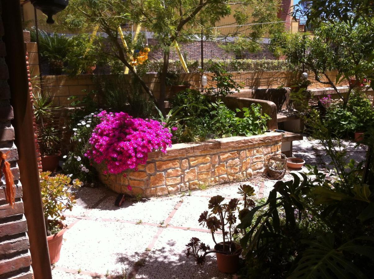 Marinette Bed and Breakfast Barcellona-Pozzo di Gotto Exteriör bild